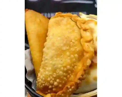 Empanada de Carne Mechada