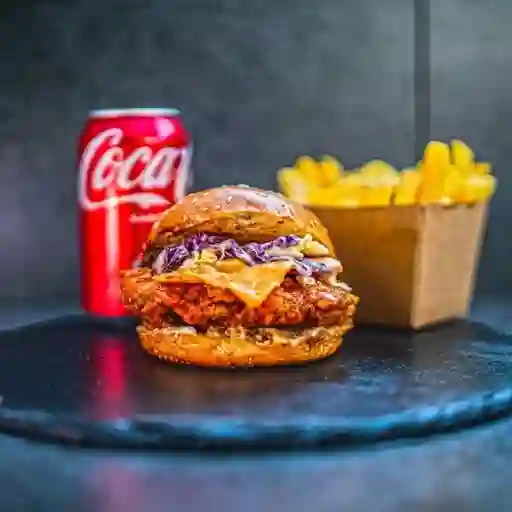 Chicken Coleslow + Papas Fritas