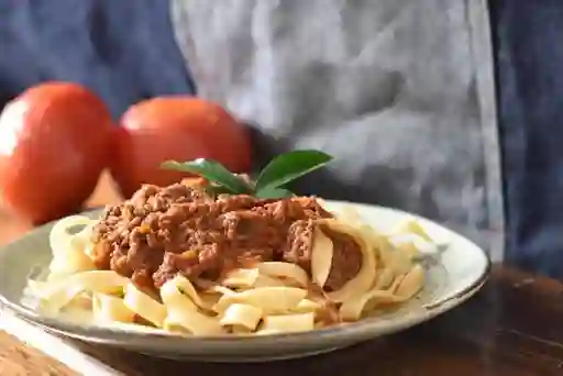 Fetuccinis con Salsa Pomodoro Mechada
