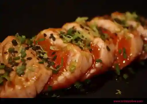 Salmón Tataki