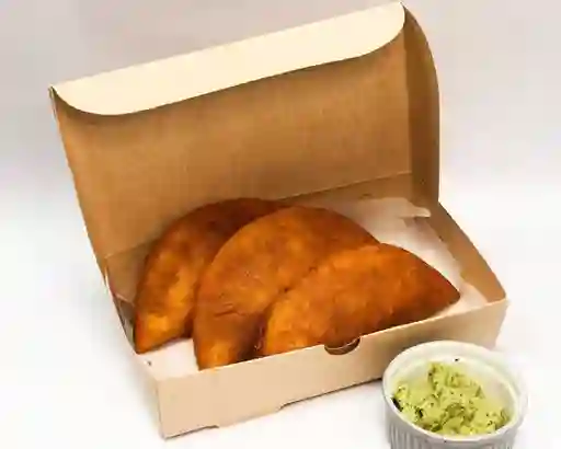 Ración de Empanadas Medianas de Carne Mechada