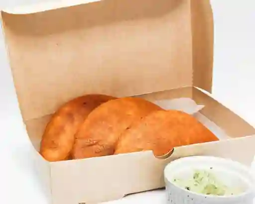 Ración de Empanadas Medianas de Carne Mechada
