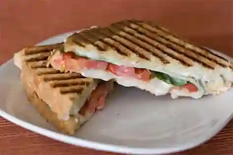 Sándwich Jamón y Queso