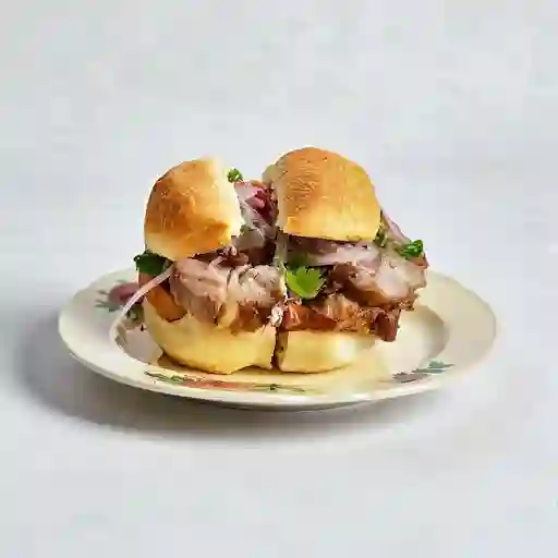 Pan con Chicharrón
