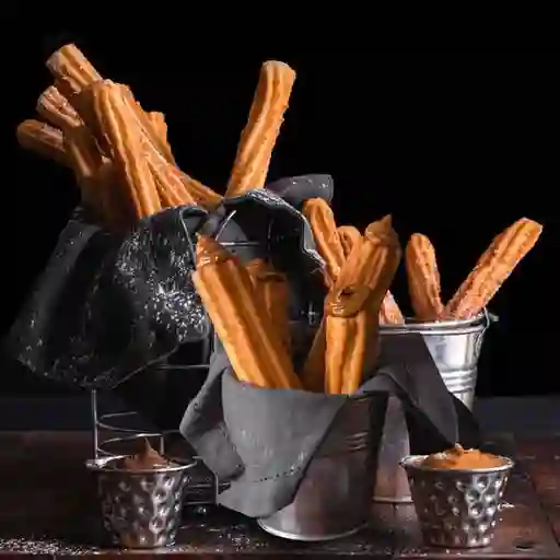 18 Churros Españoles con 4 Rellenos DL y 2 Salsas