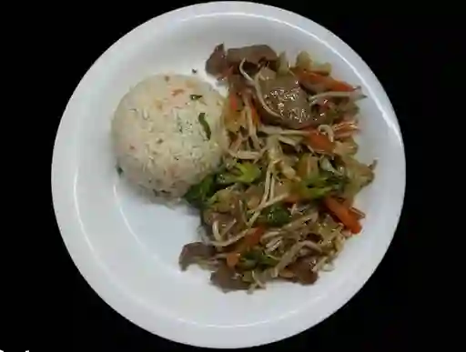 Chapsui de Carne con Arroz Chaufán