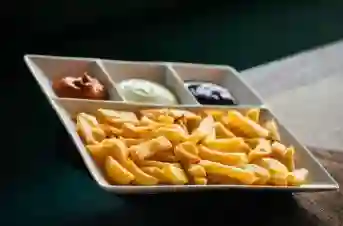 Papas Fritas Familiar Bebida 2 Litros 3 Salsas