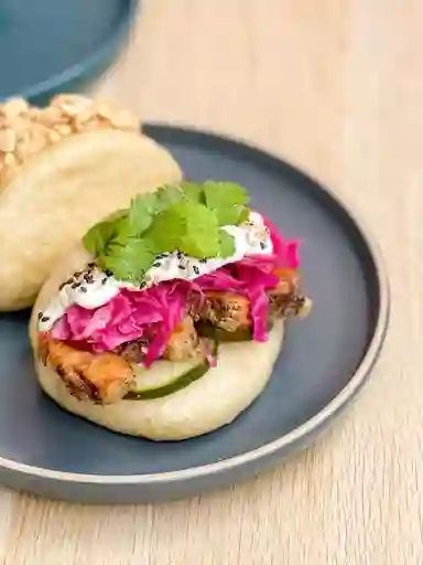 Bao de Chanchito y Repollo Encurtido