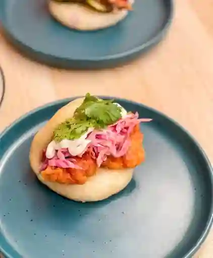 Bao de Pollo Frito y Coleslow