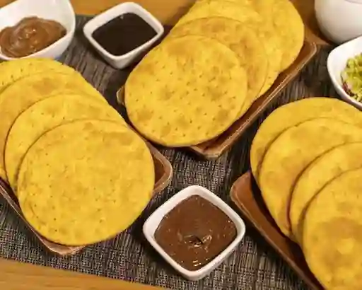 12 Sopaipillas Caseras 4 Salsas