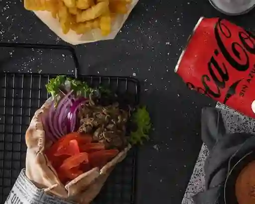 Shawarma a Elección Papas Crinkle Bebida a Elección