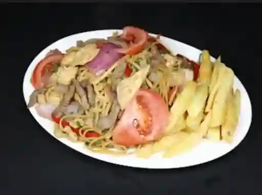 Tallarín Salteado Mixto