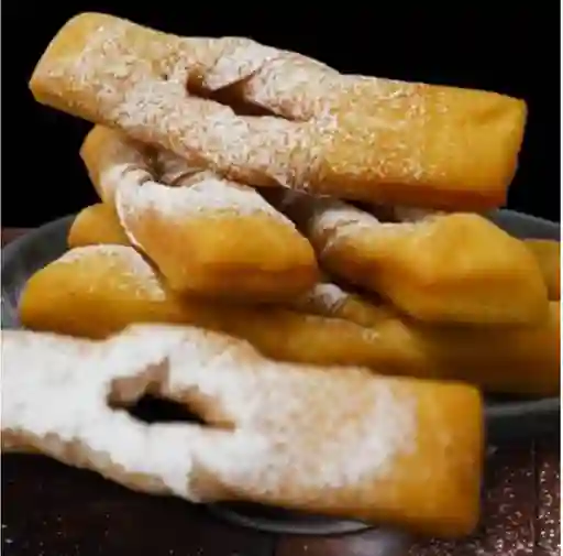 24 Calzones+ 6 Salsas