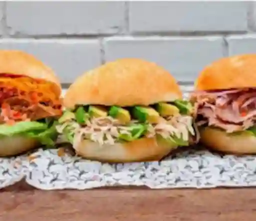 Sánguche con Pollo Saltado