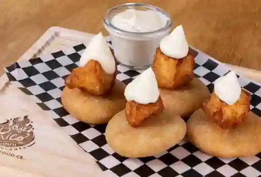 Arepitas con Nata y Queso Frito (4 Unds)