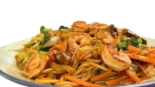 Tallarín Saltado de Camarones