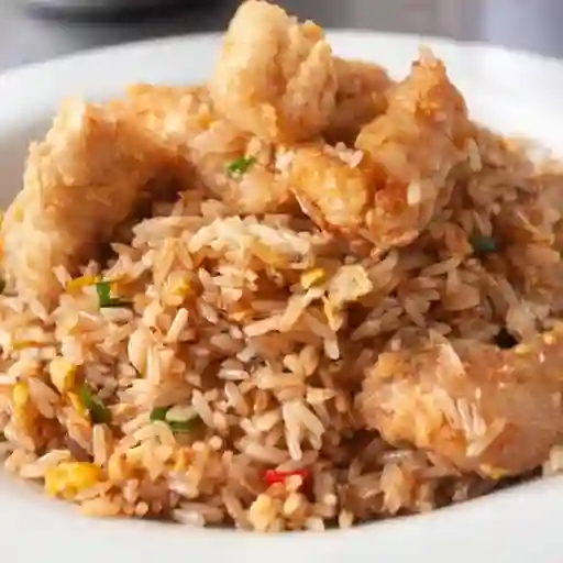 Arroz Chaufa con Chicharrón de Pescado