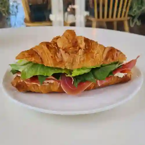 Croissant Serrano