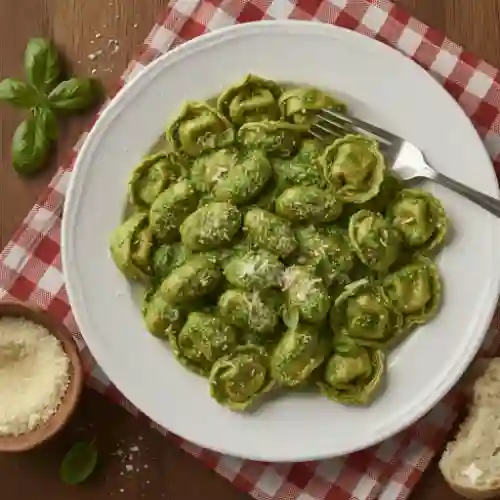 Tortelini de Espinaca con Salsa Pesto