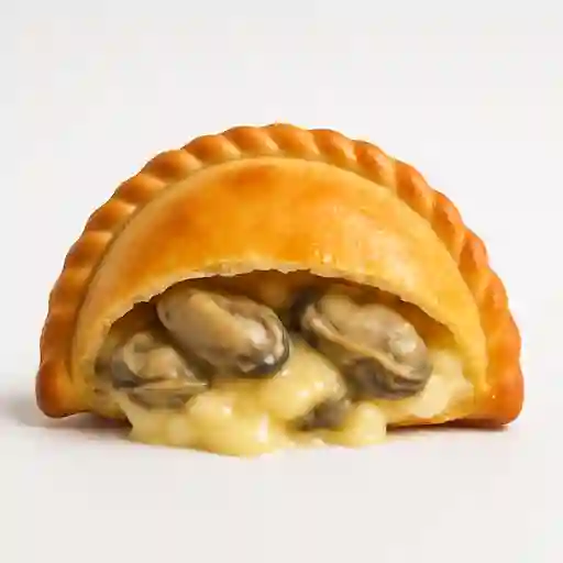 Empanada ostión y queso