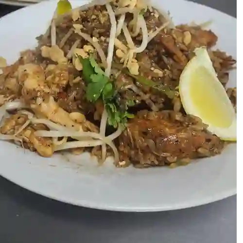 Khao Pad Duo Pollo Camarón