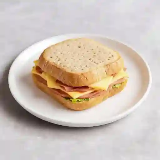 Sandwich jamón queso