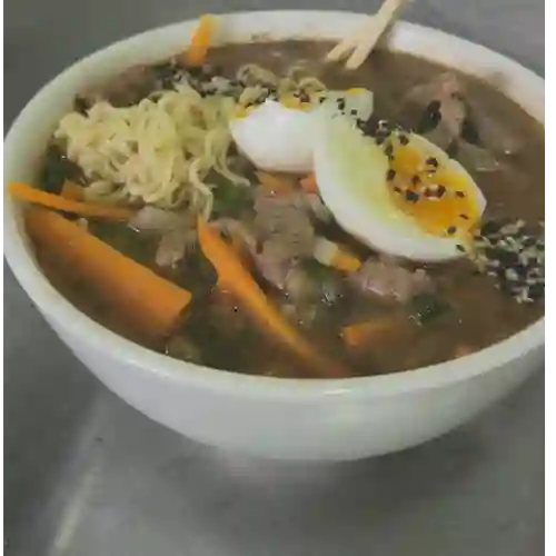 2 Yakimeshi de Pollo + 2 Bebidas de Lata