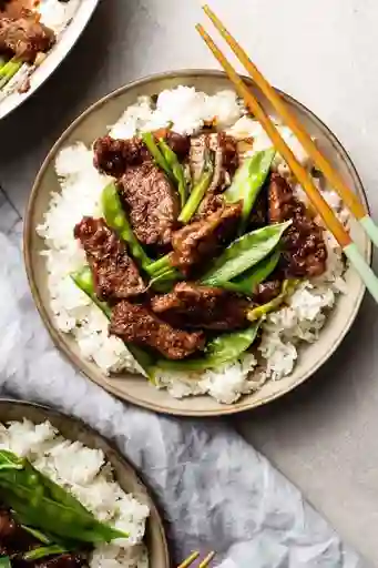 Carne Mongoliana con Arroz Chaufa