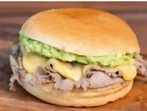 Sándwich Churrasco Brasileño y Papas