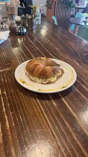 Croissant Palmito Crema Parmesano