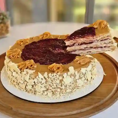 Torta Hojarasca Frambuesa Manjar