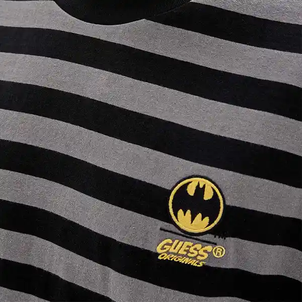 Polera Go Batman Stripe Teei Gris Talla M JTMU Guess