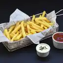 Papas Fritas de la Casa + 1 Salsa