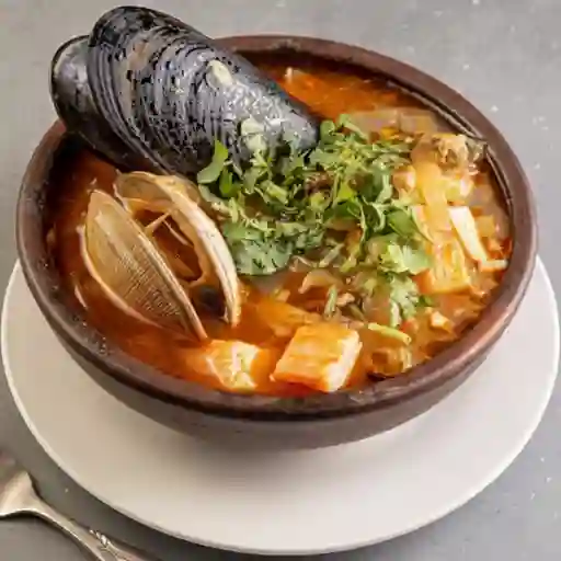 Mariscos Cocidos y Ensalada