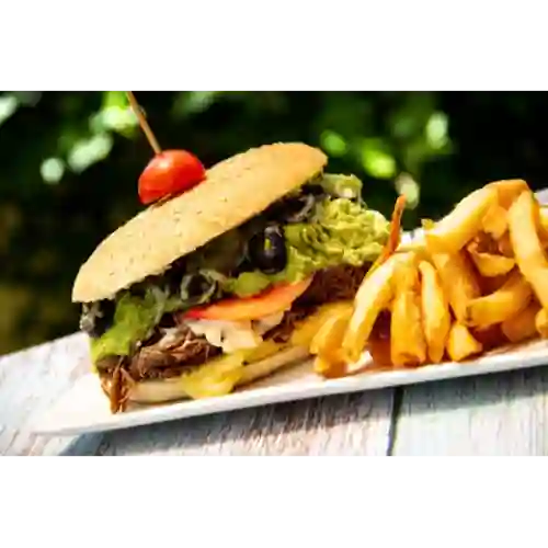 Sándwich Mechada Chamas