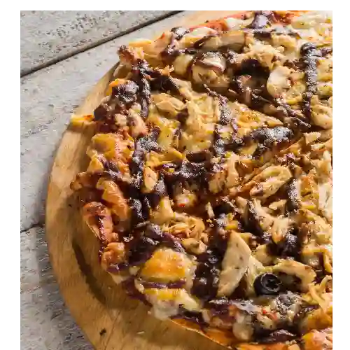 Pizza Pollo Salsa Bbq ( Familiar)
