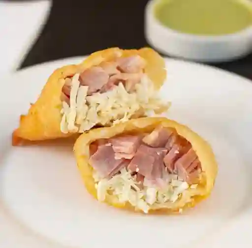Empanada De Tocineta Con Queso