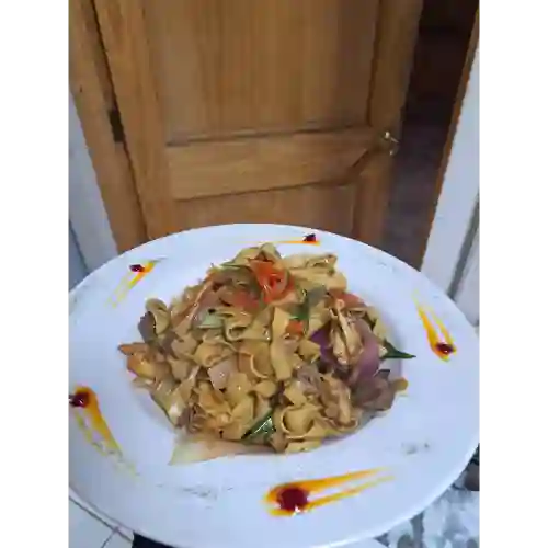 Fetuccini con Lomo Salteado