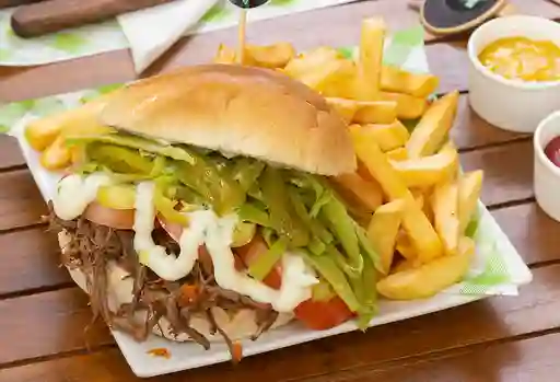 Sandwich de Mechada Chacarera + Papas F