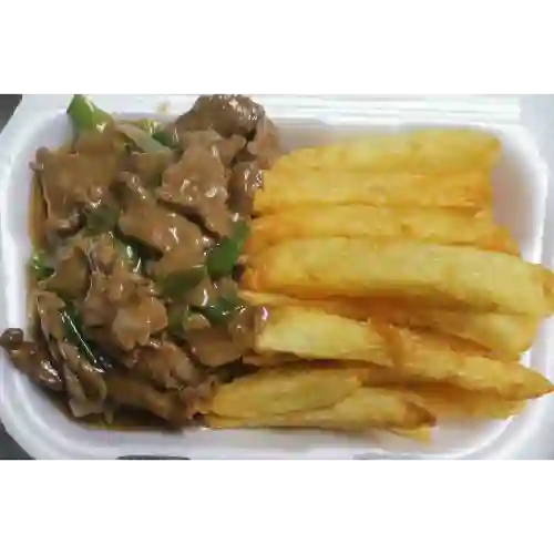 Carne mongoliana con papas fritas