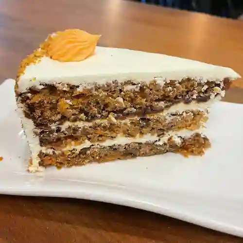 Porción de Torta Carrot Cake