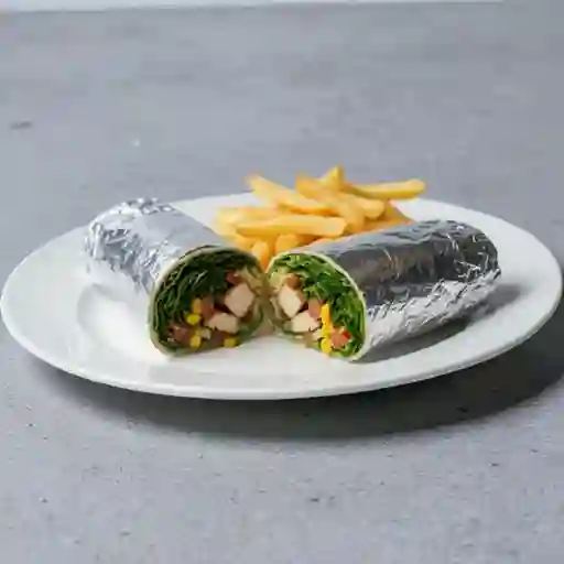 Chicken wrap y papas fritas
