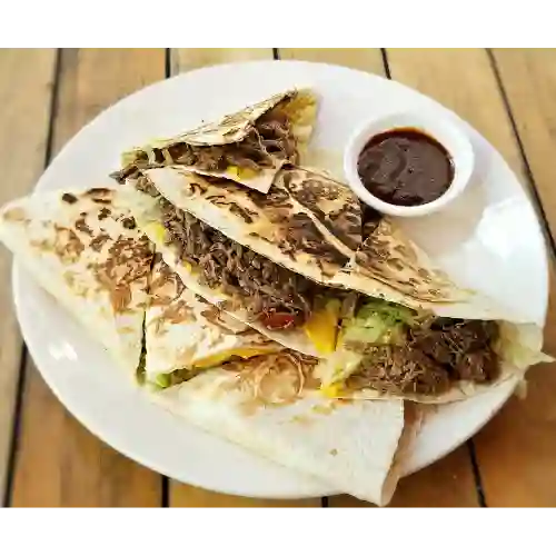 Quesadillas Carne Mechada