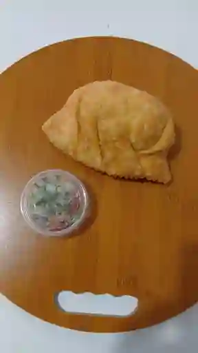 Empanada de Mechada y Queso Frita