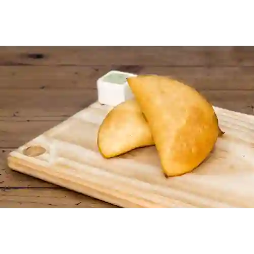 Empanada Caraota Queso