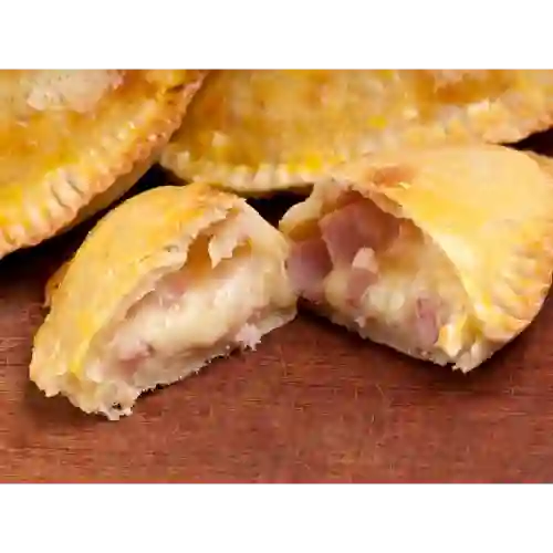 Empanada de Queso con Tocino