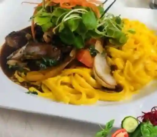 Fetuccini Saltado de Vacuno