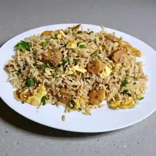 Arroz chaufa camarón