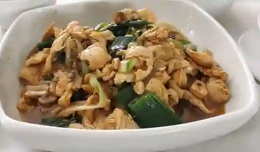 Colacion pollo mongoliano con chaufan