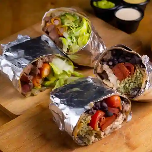 Combo 2 - 2 Burritos, 1 Nacho y 1 Smoothie